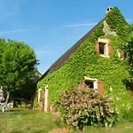 Maison Champetre Spacieuse Avec Jardin Et Terrasse - Fr-1-616-534 *