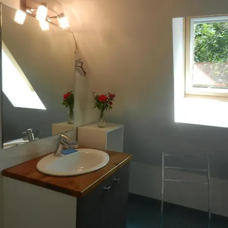 Maison Champetre Spacieuse Avec Jardin Et Terrasse - Fr-1-616-534 *
