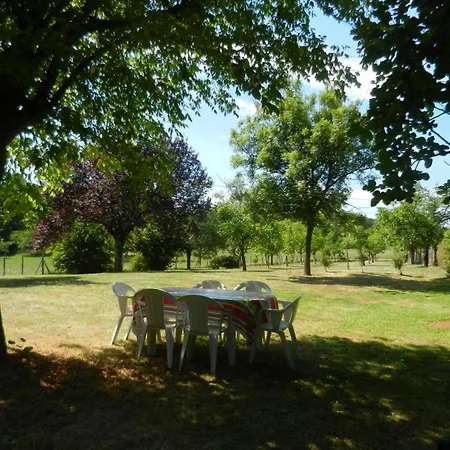 Maison Champetre Spacieuse Avec Jardin Et Terrasse - Fr-1-616-534 *