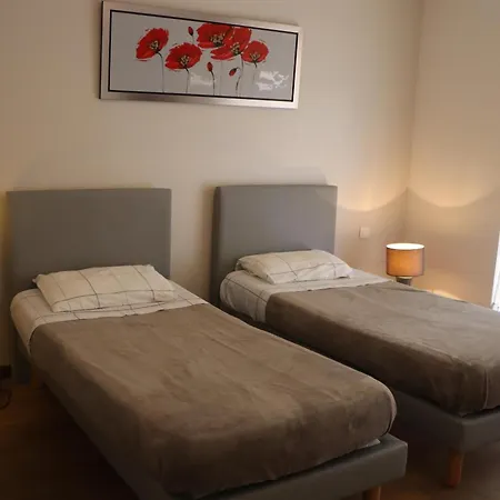 Maison Champetre Spacieuse Avec Jardin Et Terrasse - Fr-1-616-534